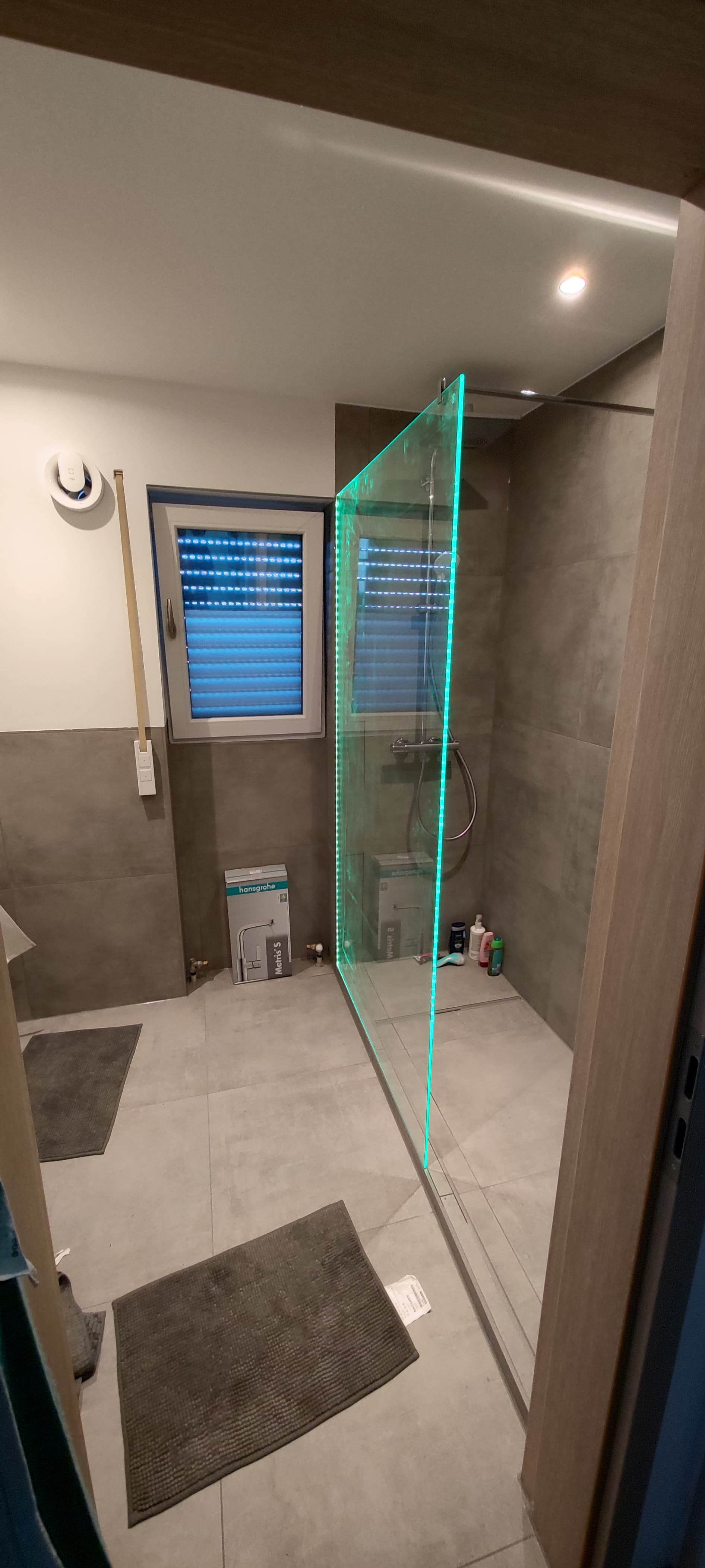 Beleuchtete Glasscheibe Dusche